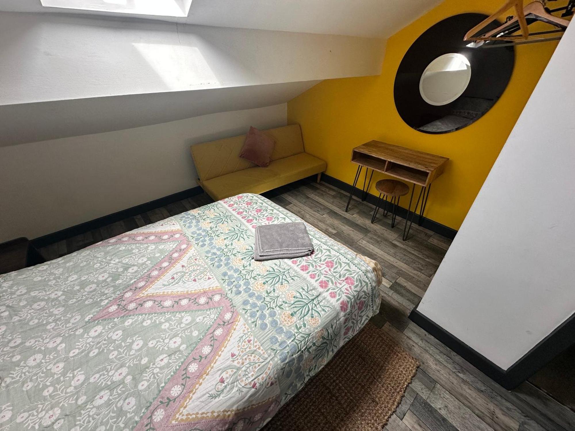 Town Center Willow Apartment - Sleeps Up To 10 - Dogs Welcome - 2 Minutes From Train Station Blackpool Dış mekan fotoğraf