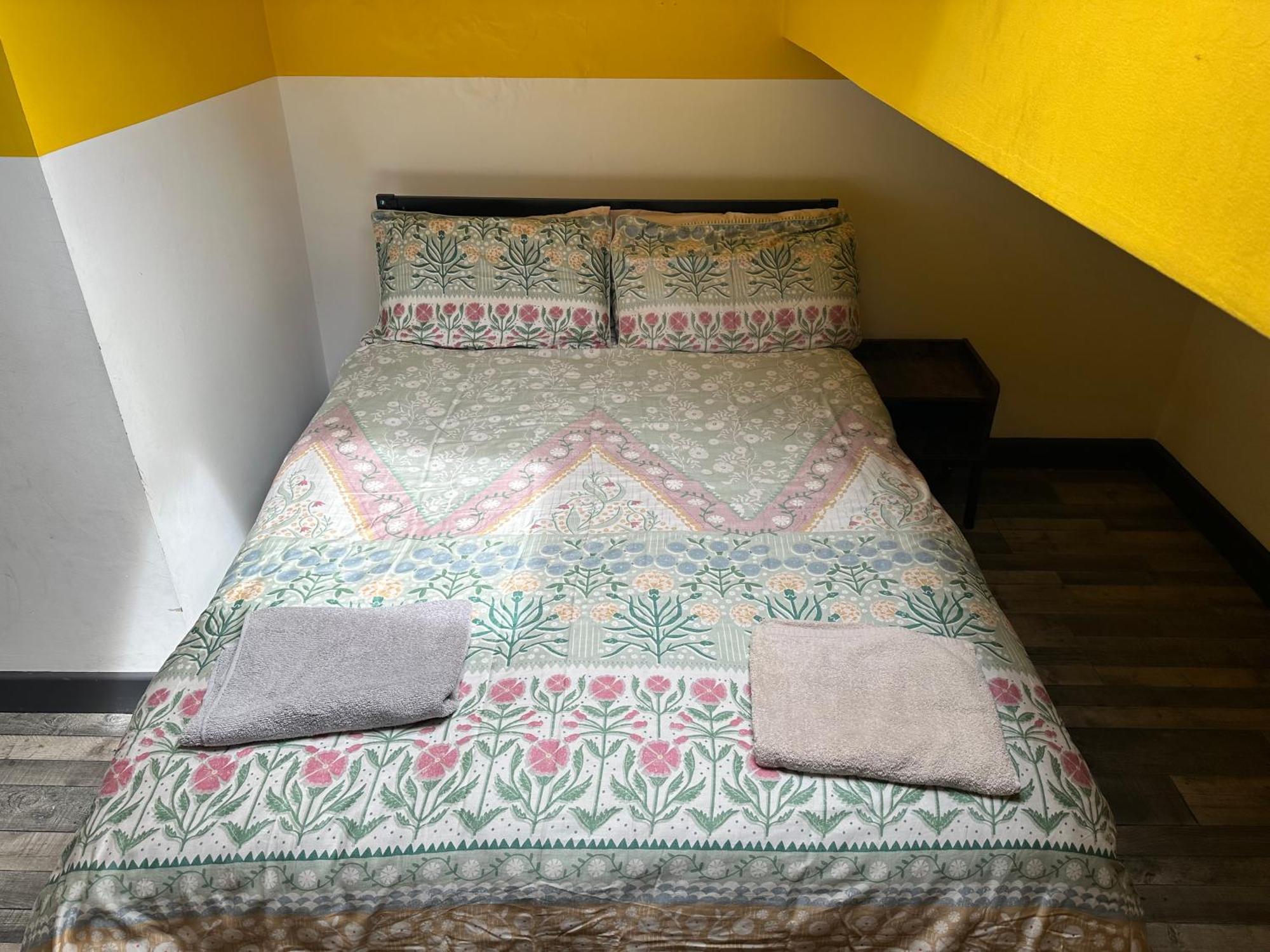 Town Center Willow Apartment - Sleeps Up To 10 - Dogs Welcome - 2 Minutes From Train Station Blackpool Dış mekan fotoğraf